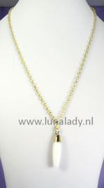 Edelsteen aan ketting  M4