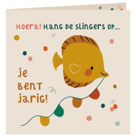 wenskaart Hoera! Hang de slingers op.. je bent jarig!  - BORA illustraties