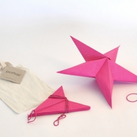 2 foldable stars from elephant poo paper