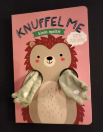 Boekje "knuffel me klein egeltje" met zachte knuffelarmen