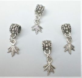 Tibetaans zilveren hanger met blad bedel aantal 4