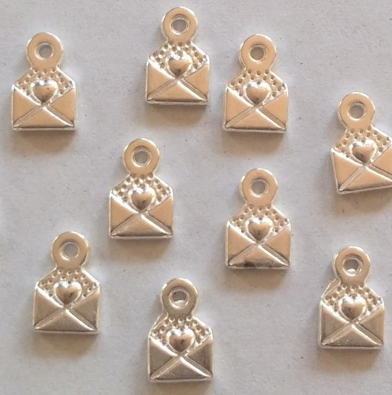50 x  Tibetaans zilveren bedels