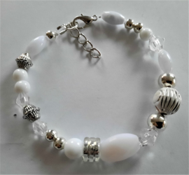 Sieraden maken  armband wit zilver