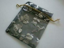 10  x Organza zakjes zwart met roos 7 x 9