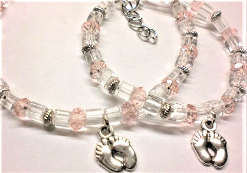 Sieraden maken Moeder dochter Armband met roze geslepen glaskralen en hanger