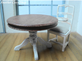 Dollhouse miniature round dining table in 1"scale