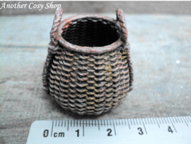 Dollhouse miniature harvest basket (large) in 1" scale