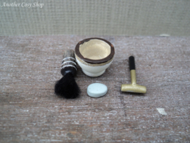 Dollhouse miniature shaving set 1" scale