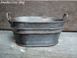 Dollhouse miniature galvanized wash tub (no.1) in 1"scale