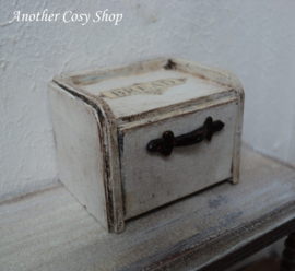 Dollhouse miniature bread bin in 1" scale