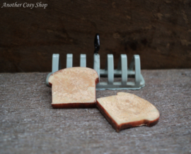 Dollhouse miniature rack with toast in 1" scale