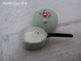 Dollhouse miniature saucepan with flower lid 1" scale