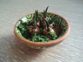 Dollhouse miniature brown bowl with flower bulbs 1"scale