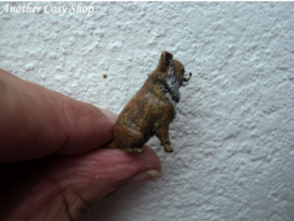 Poppenhuis miniatuur chihuahua (zittend) schaal 1;12