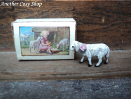 Dollhouse miniature sheep in box (no.2) in one inch scale