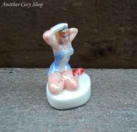 Statue pin-up girl in sailor outfit