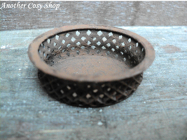 Dollhouse miniature wire basket in 1" scale