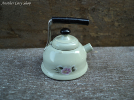Dollhouse miniature water kettle in 1" scale