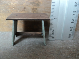 Dollhouse miniature step stool in 1" scale