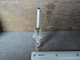 Poppenhuis miniatuur hoge kandelaar met kristal schaal 1:12