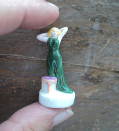 Statue pin-up girl in green dress