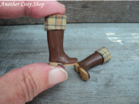 Dollhouse  miniature boots with cuffs in one inch scale