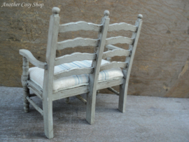 Dollhouse miniature twoseater bench in 1" scale