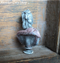 Dollhouse miniature Victorian lady (large)