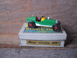 Poppenhuis miniatuur speelgoed racewagen