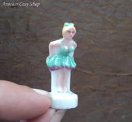 Statue pin-up girl mini dress