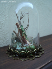 Dollhouse miniature glass dome with gecko decoration 1" scale