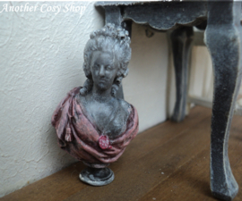 Dollhouse miniature Victorian lady (large)