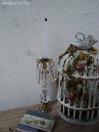 Puppenhaus Miniatur hoher Kerzenhalter mit Kristall. Maßstab 1:12