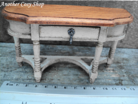 Dollhouse miniature console table in 1" scale