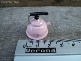 Dollhouse miniature water kettle in 1" scale