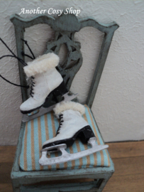 Dollhouse miniature ice skates 1"scale