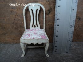 Dollhouse miniature chair red fabric in 1"scale