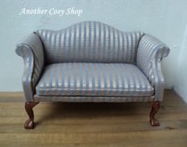 Poppenhuis miniatuur klassieke sofa schaal 1:12