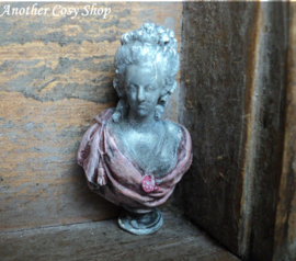 Dollhouse miniature Victorian lady (large)