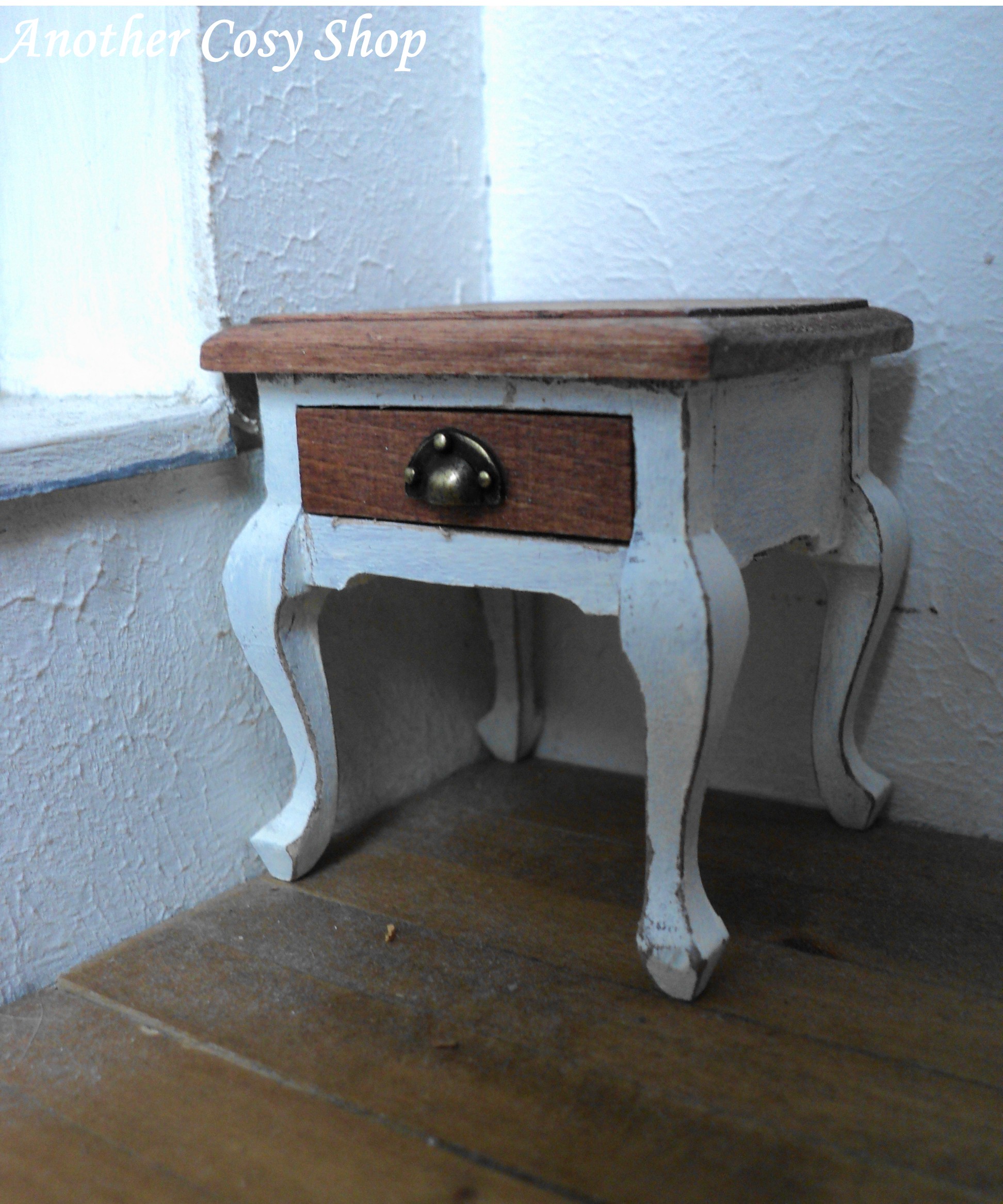 Dollhouse miniature side table 1" scale
