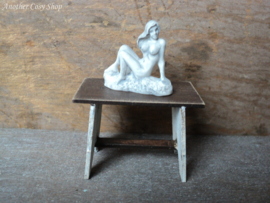 Dollhouse miniature statue sitting artistic nude (no. 2)