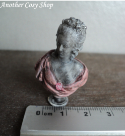 Dollhouse miniature Victorian lady (large)