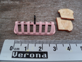 Dollhouse miniature rack with toast in 1" scale