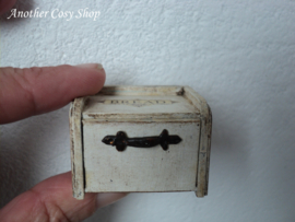 Dollhouse miniature bread bin in 1" scale