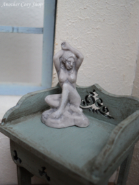Dollhouse miniature statue sitting artistic nude (no. 1)