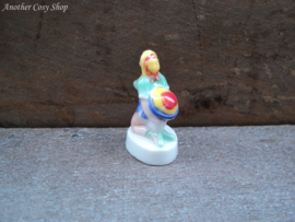 Statue pin-up girl beach ball