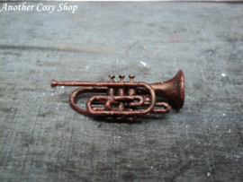 Dollhouse miniature cornet in 1" scale