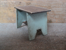 Dollhouse miniature step stool in 1" scale