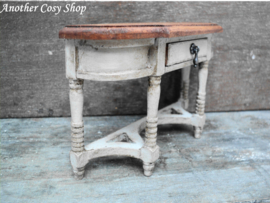 Dollhouse miniature console table in 1" scale
