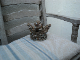 Dollhouse miniature decoration small crown in 1"scale